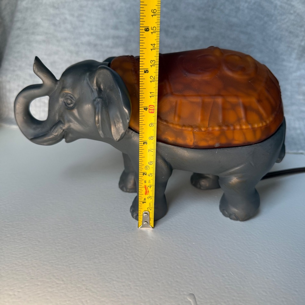 VTG Elephant Accent Lamp Grey Amber Slag Glass Trunk Up Cheyenne Night Light - Picture 3 of 12